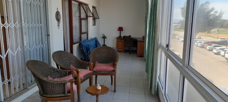 To Let 2 Bedroom Property for Rent in Wavecrest Eastern Cape